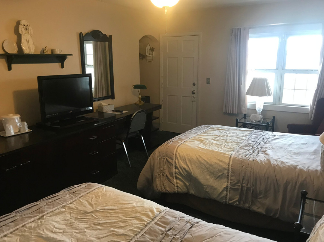 Longhouse Lodge Motel主图