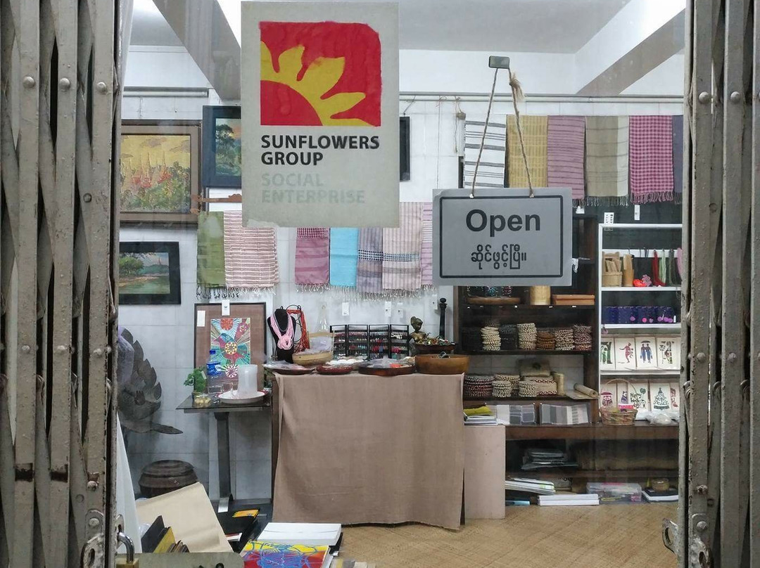 Sunflowers Organic Dye Textile & Crafts Shop-仰光必去景点