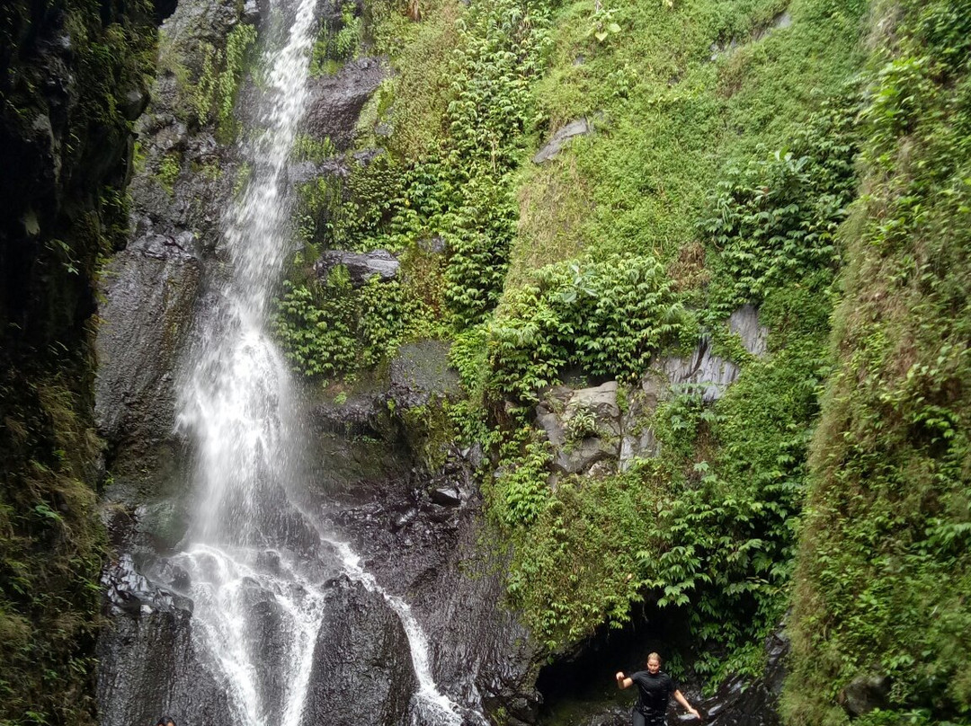 Kerta Gangga Waterfall景点图片