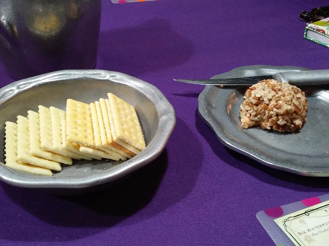 Six Waterpots Vineyard and Winery-Hudson必去景点