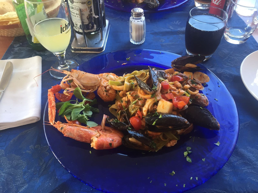 Aglientu餐馆和美食-Ristorante-Pizzeria Petri Marini
