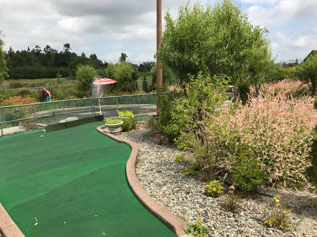 Hi-Knoll Driving Range & Mini-Golf-素里必去景点