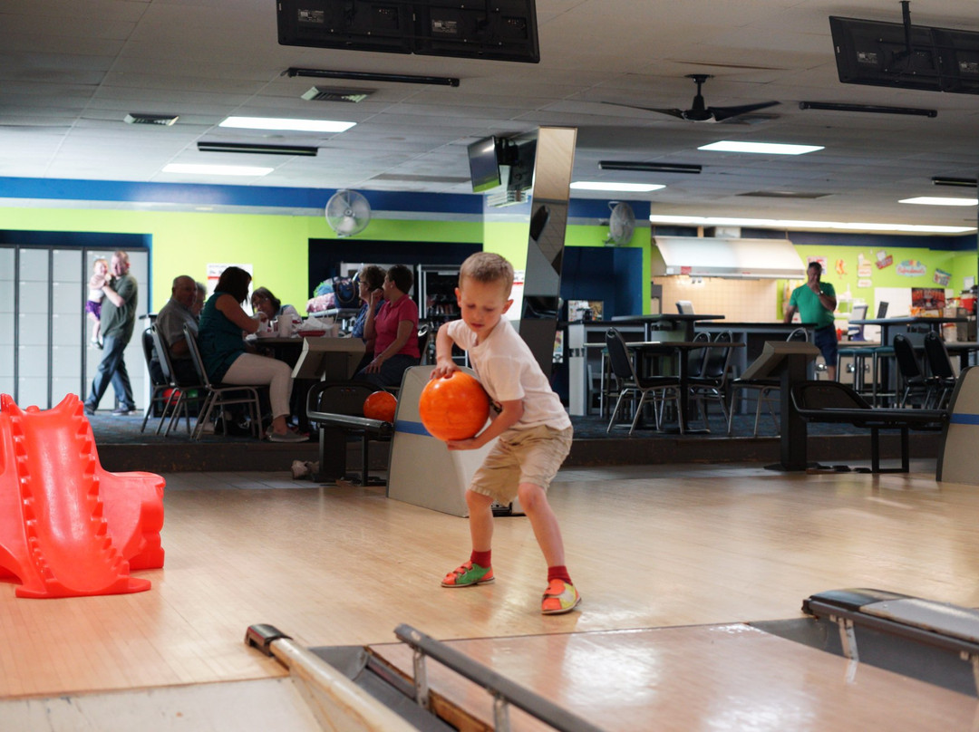 Airport Plaza Bowl-Bethalto必去景点