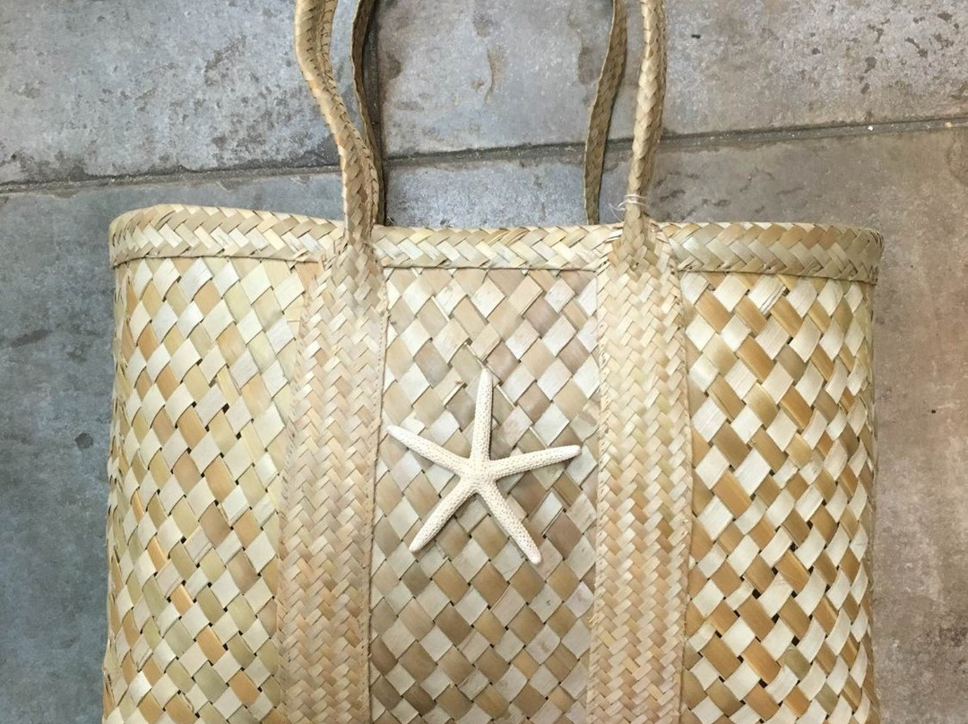 Bahama Art and Handicraft景点图片