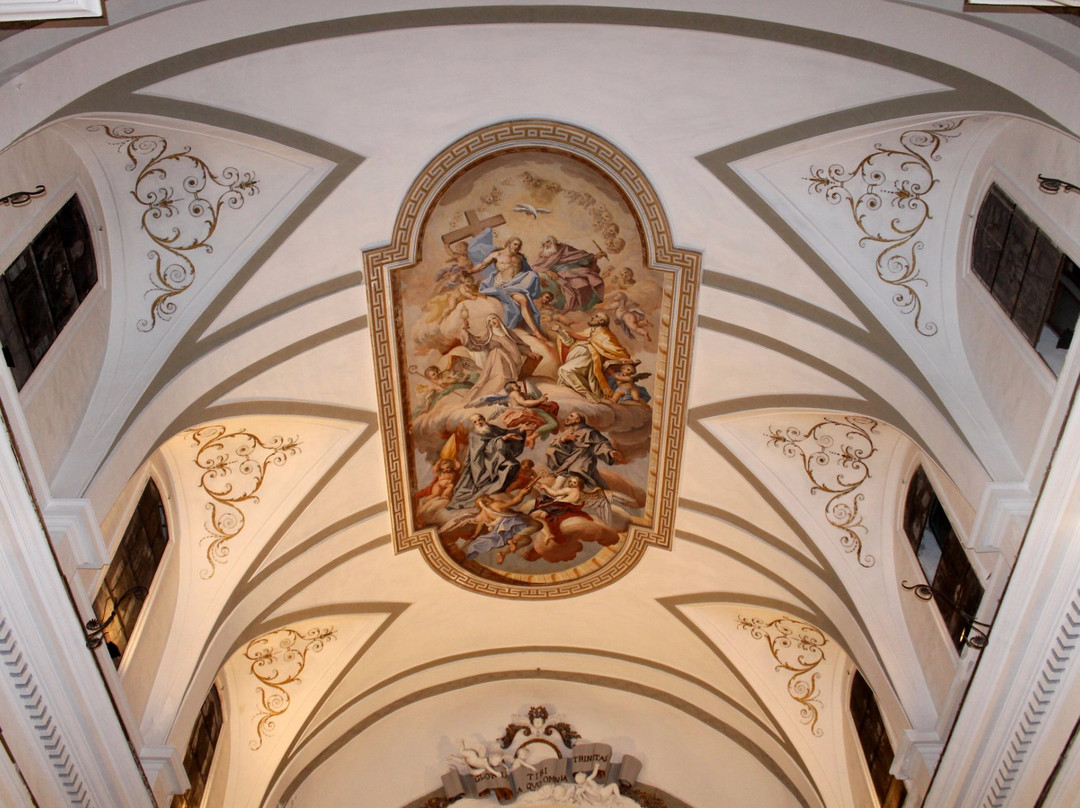 Chiesa della Santissima Trinità e San Marziano景点图片