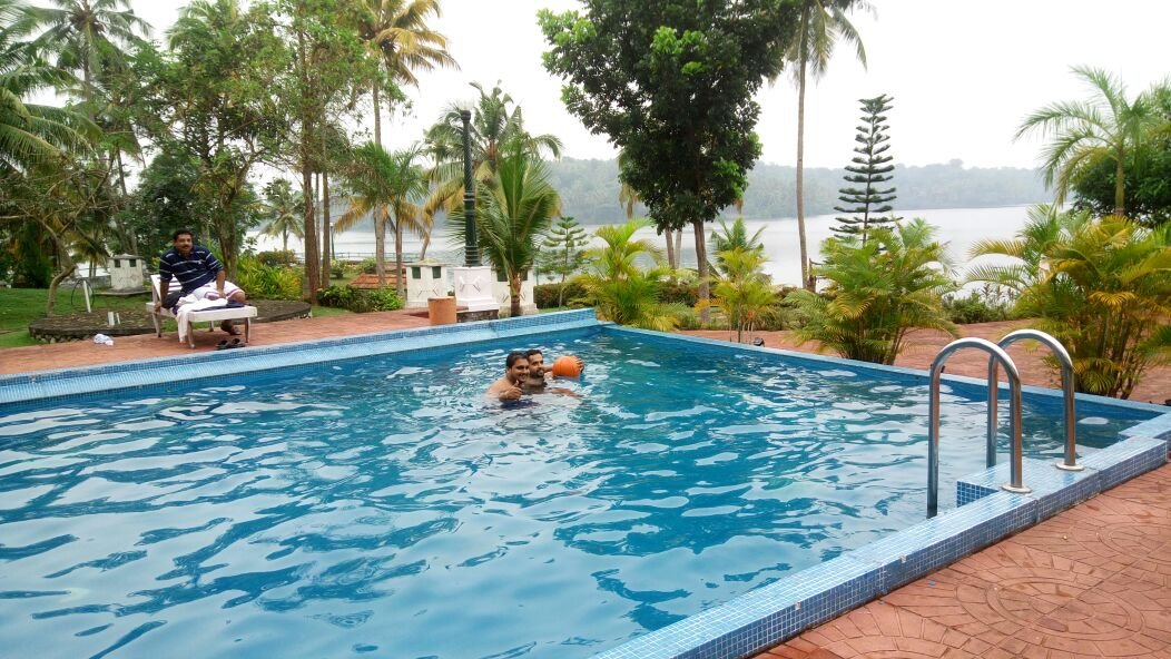 Tripvillas at Aadithyaa Resorts Lakeside-浴室