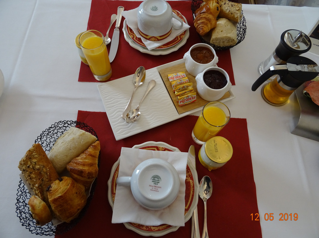 Logis Hostellerie du Grand Sully主图