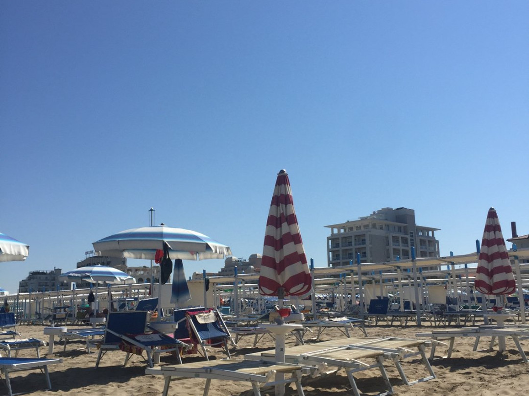 Spiaggia 60 Riccione - Bagni Giorgio-里乔内必去景点