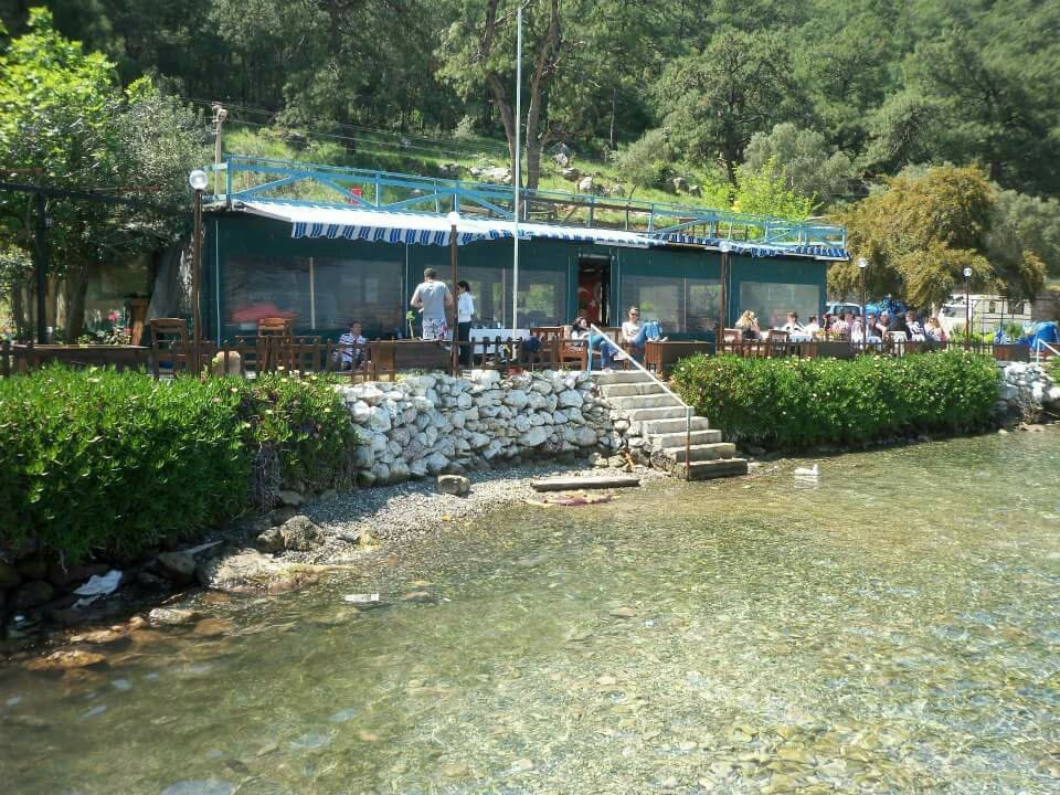 Zakkum restaurant bungalows主图