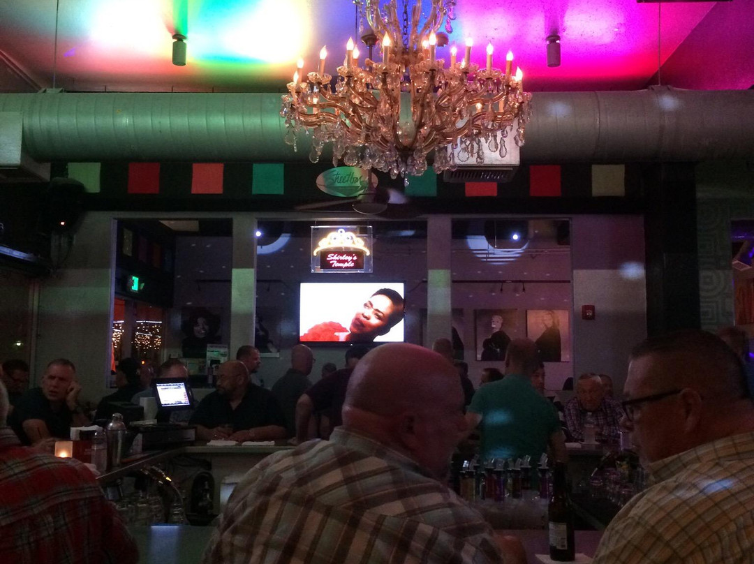 Streetbar-棕榈泉市必去景点