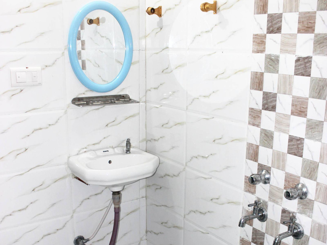 Hotel Tara Inn主图