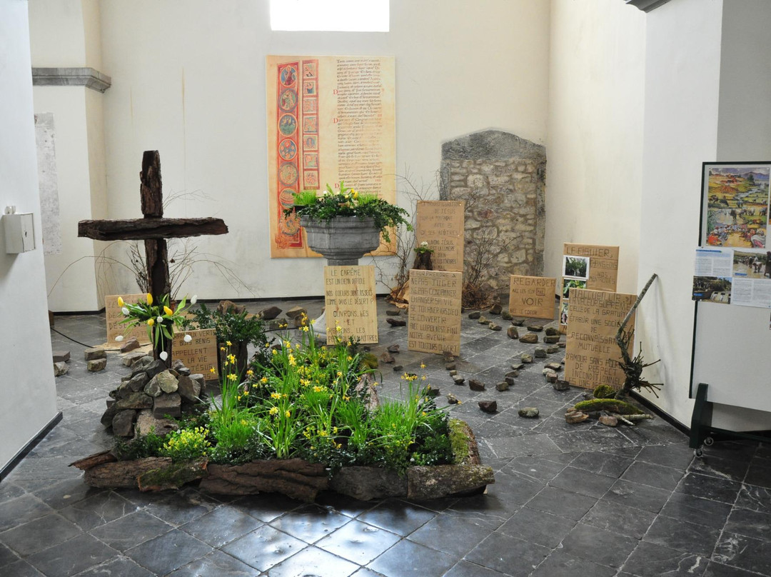 Collegiale Saint-Ursmer de Lobbes景点图片