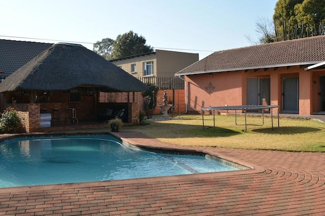 Linga Longa Guest House