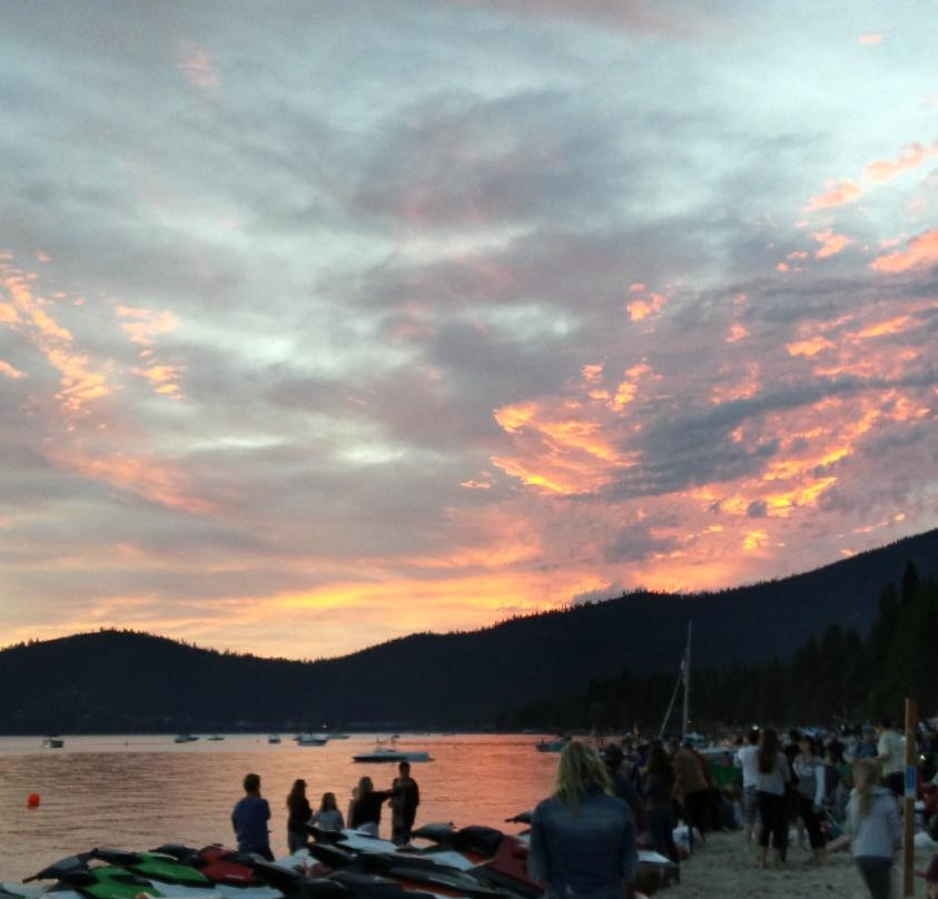 Incline Village Crystal Bay Visitors Bureau-因克莱恩村必去景点