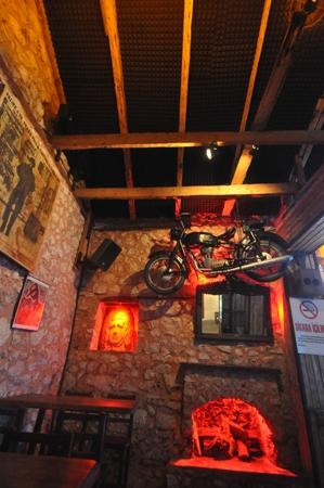 Redpoint Cafe & Bar-卡斯必去景点