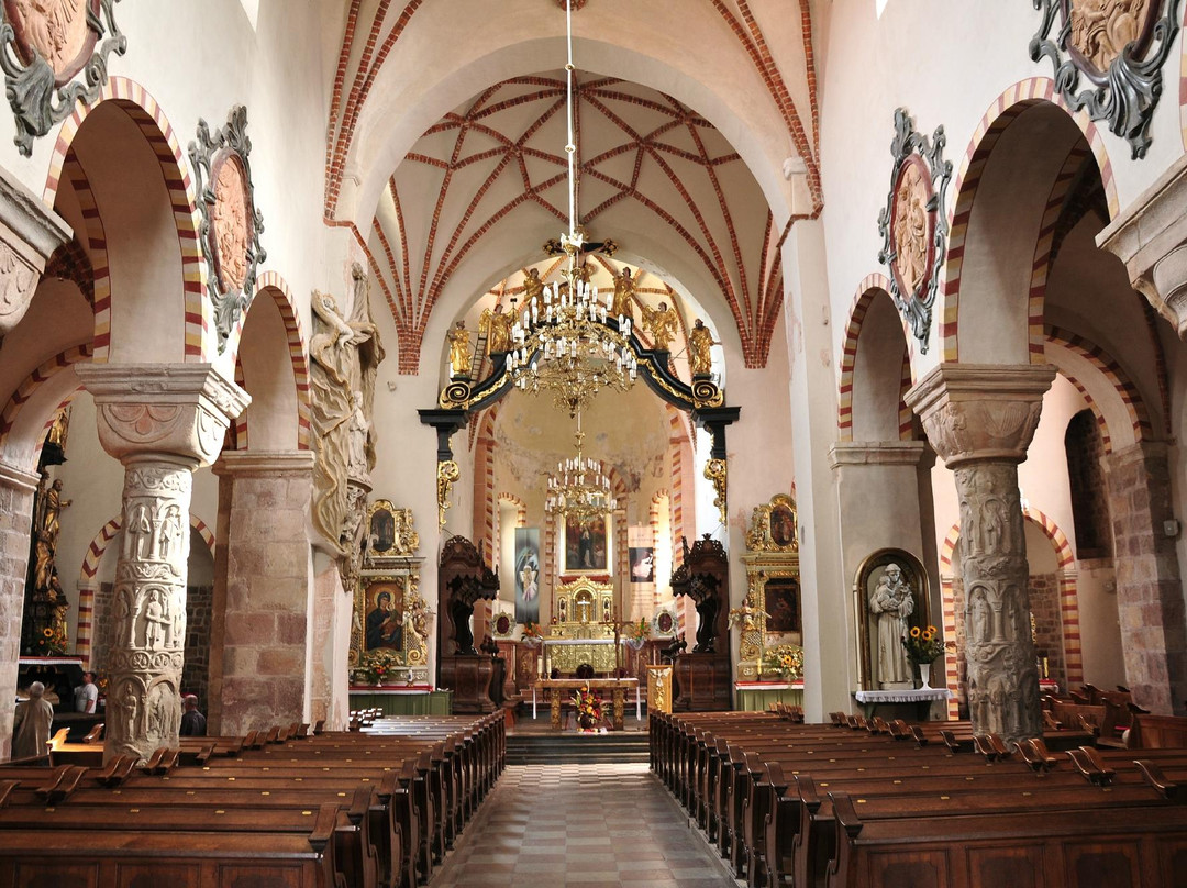 Holy Trinity Basilica景点图片