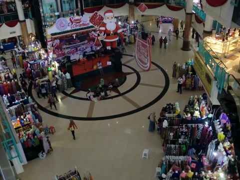 Jembatan Merah Plaza-泗水必去景点