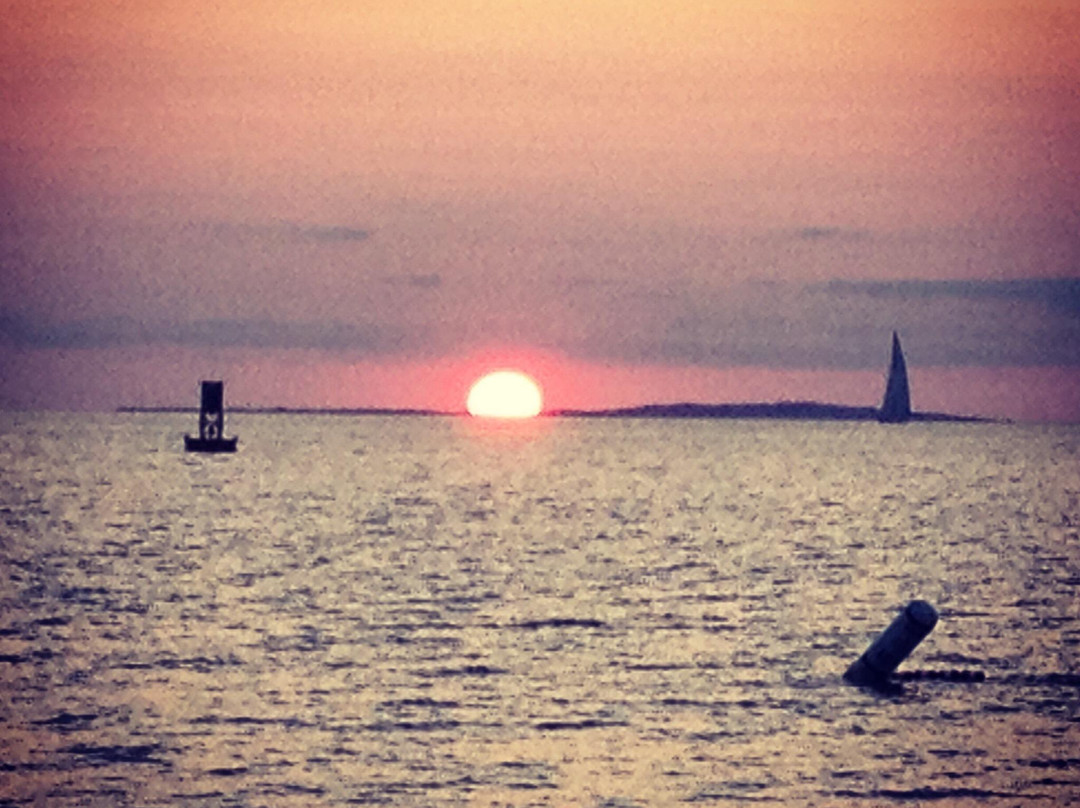 Menemsha Public Beach景点图片