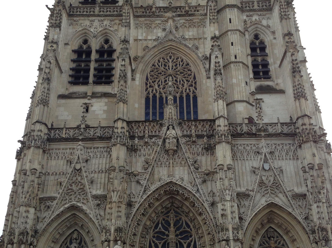 Saint Vulfran Collegiate Church-Abbeville必去景点
