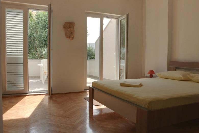Petros Apartments Pag
