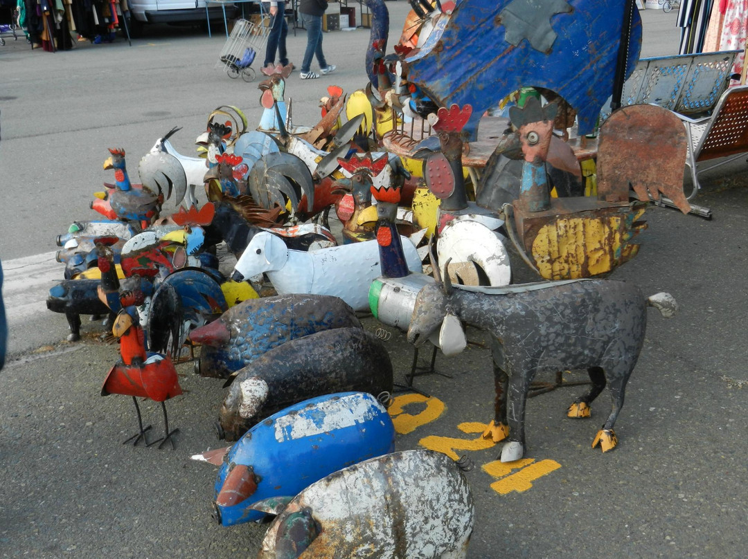 Alameda Point Antiques Faire景点图片