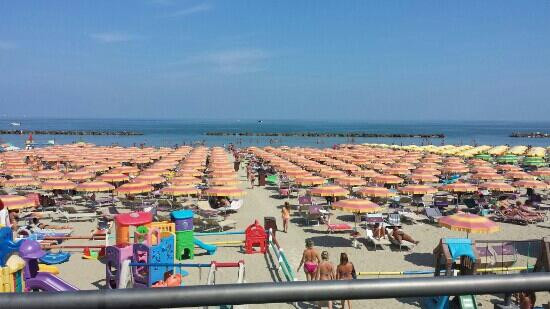 Mattley Beach景点图片
