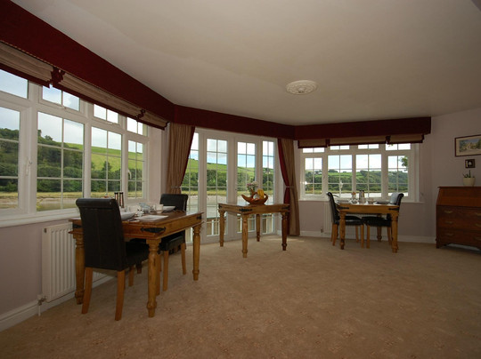 Riverside Restaurant & Rooms主图