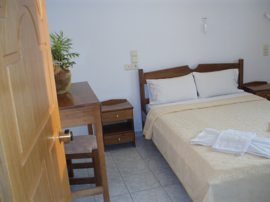 Arsinoi Studios &  Apartments