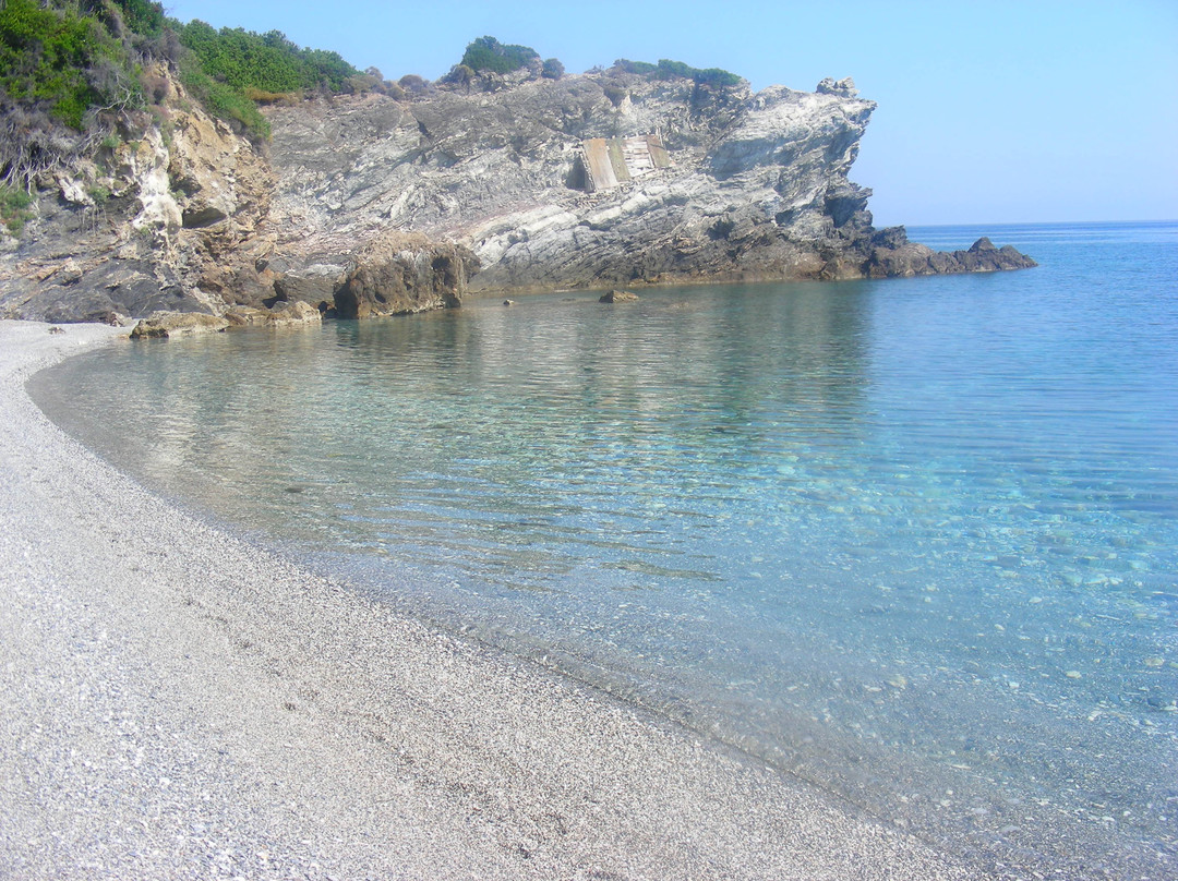 Perivoliou Beach景点图片