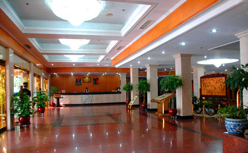 忆泊城市酒店（临平银泰百货邱山大街店）主图