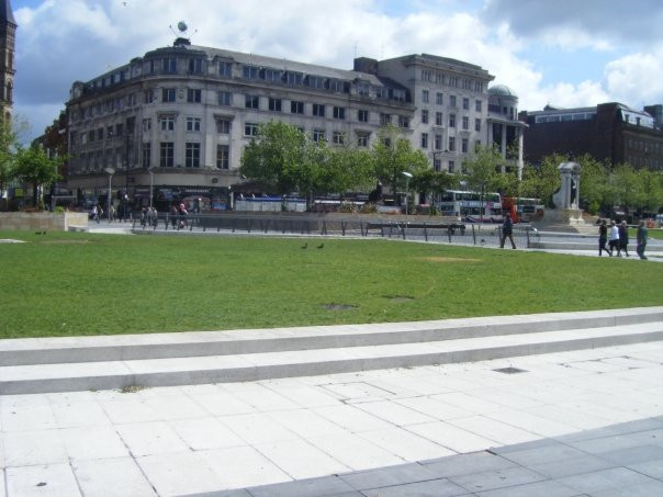 Piccadilly Gardens-曼彻斯特必去景点
