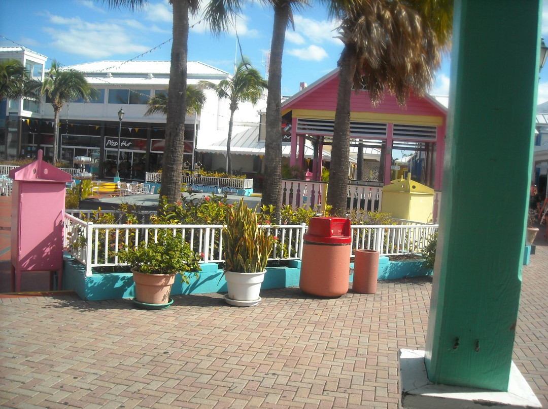 The Bahamas' Arts and Straw Market-弗里波特必去景点