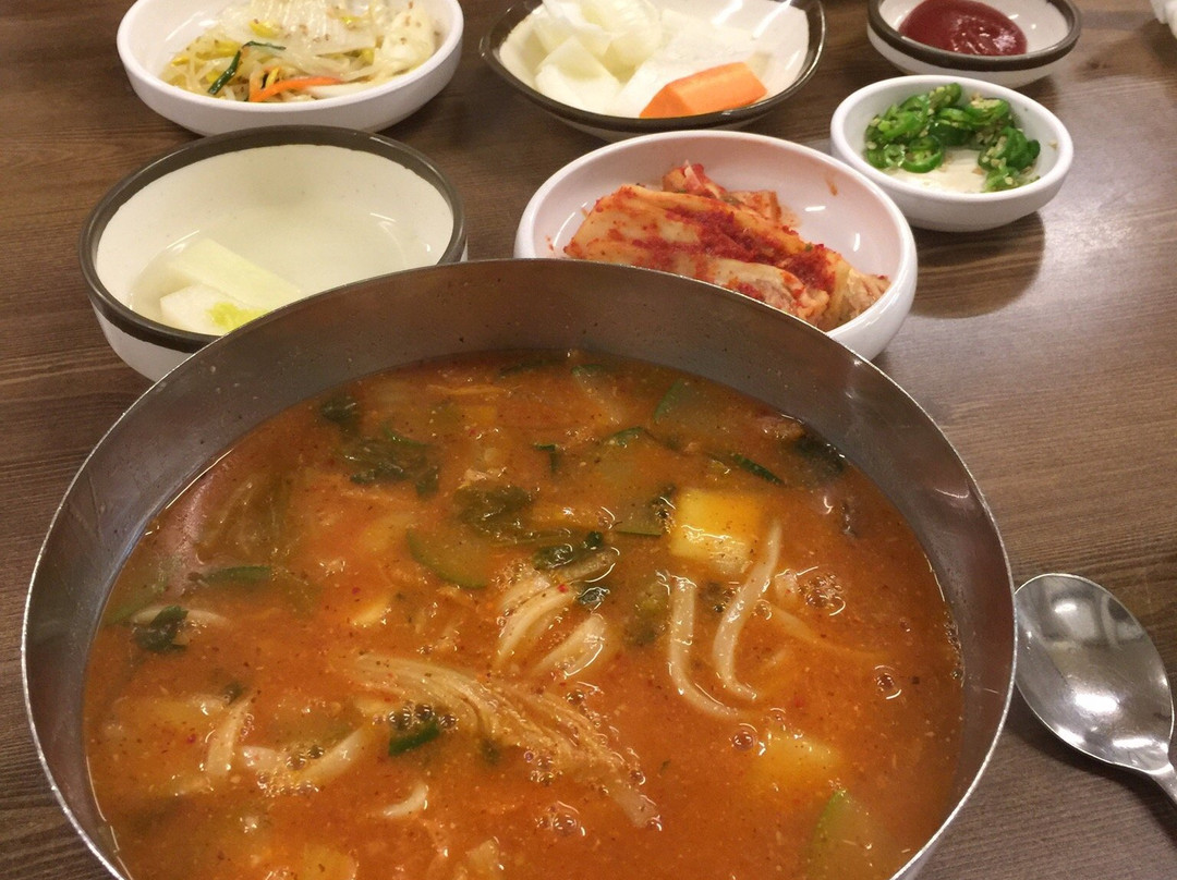 公州市餐馆和美食-King Village Eoga Famous House