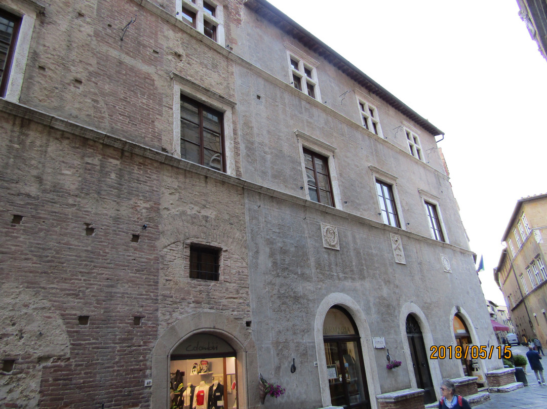 帕拉索皮克洛蜜妮酒店-皮恩扎必去景点