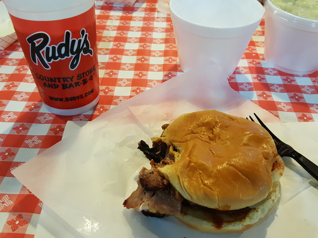 弗里斯科餐馆和美食-Rudy's Country Store And Bar-B-Q