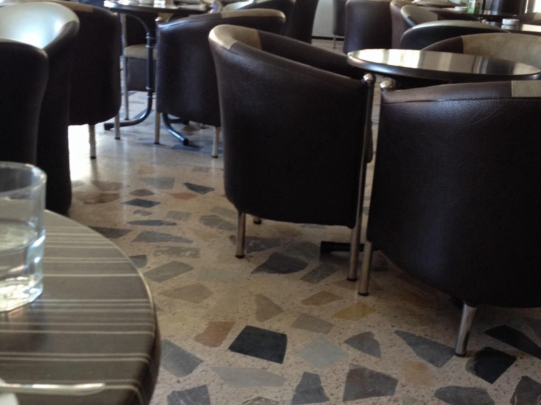 Tata餐馆和美食-Cafe Amal