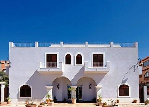 兰佩杜萨酒店住宿-Hotel O'Scia