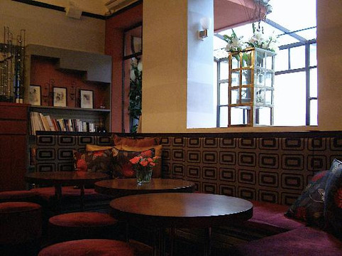 五重奏旅店主图