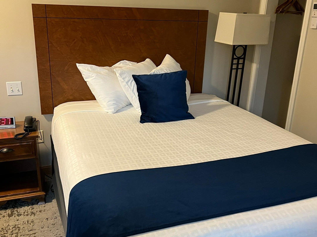 Long Lake Motor Inn主图