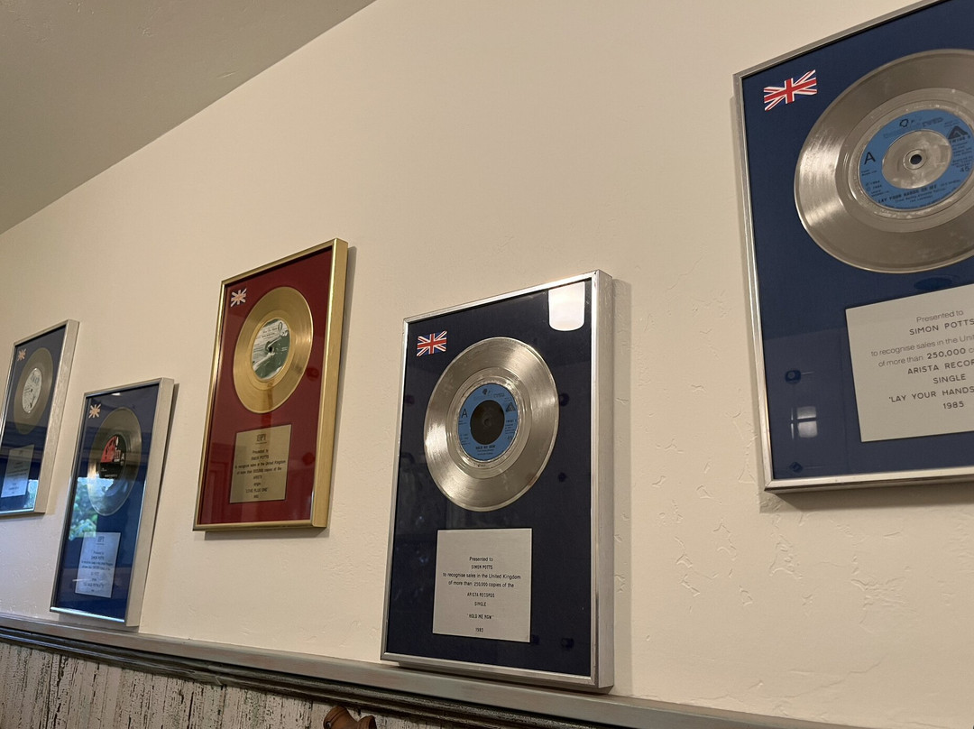 Hanalei Surfboard House主图