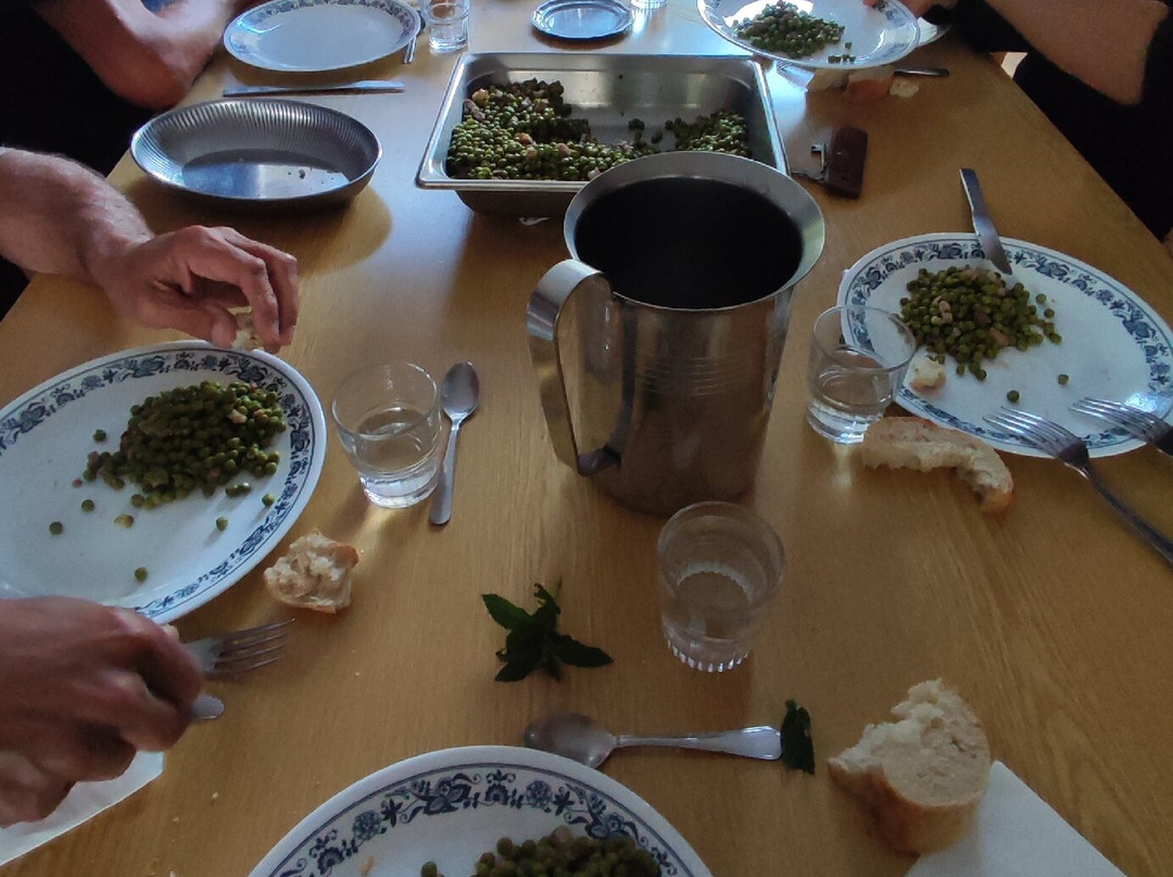 Abbaye Notre Dame Des Neiges-Saint-Laurent-les-Bains必去景点