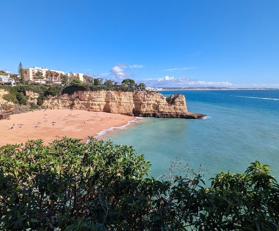 Praia da Senhora da Rocha景点图片