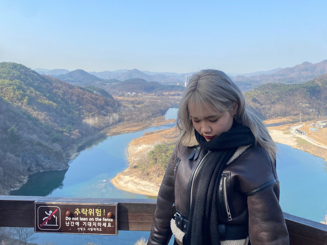 Korean Peninsula-shaped Cliffs (Seonam Village)-宁越郡必去景点