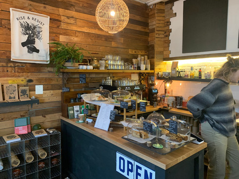 Hedgerow Cafe in Plymouth Market主图