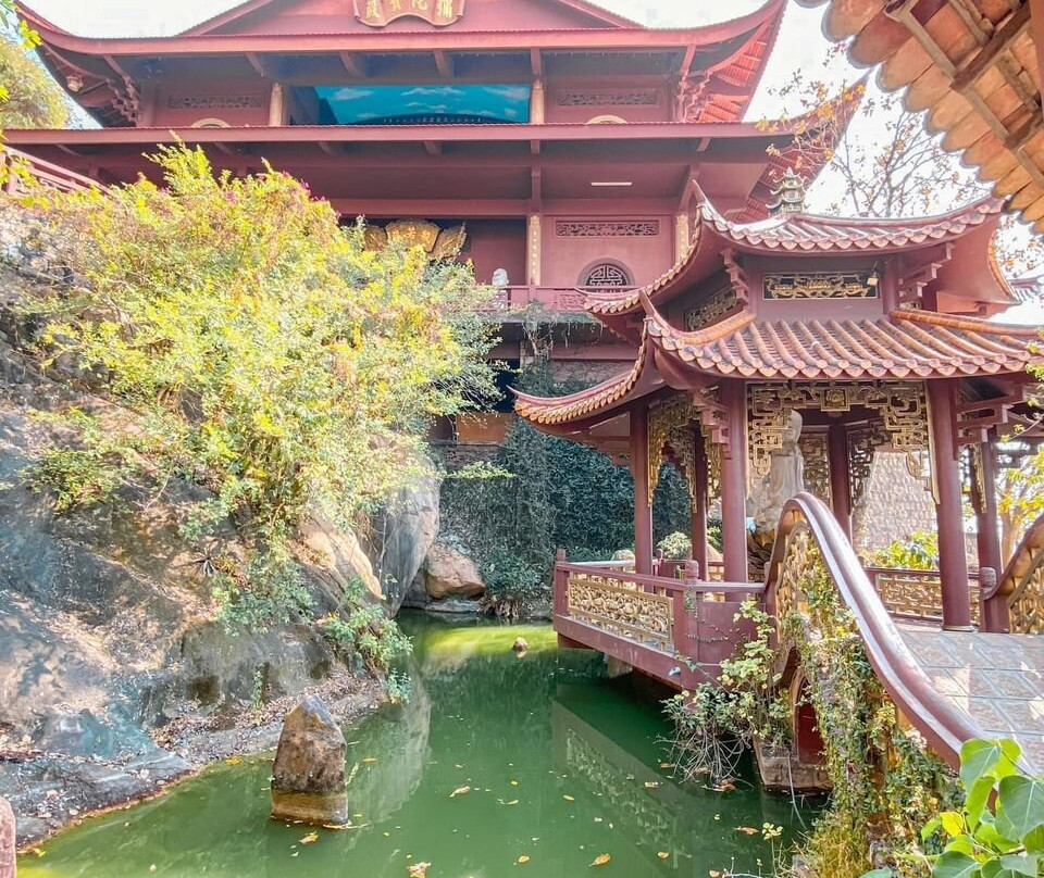 Hang Pagoda (Chua Hang)-朱笃必去景点