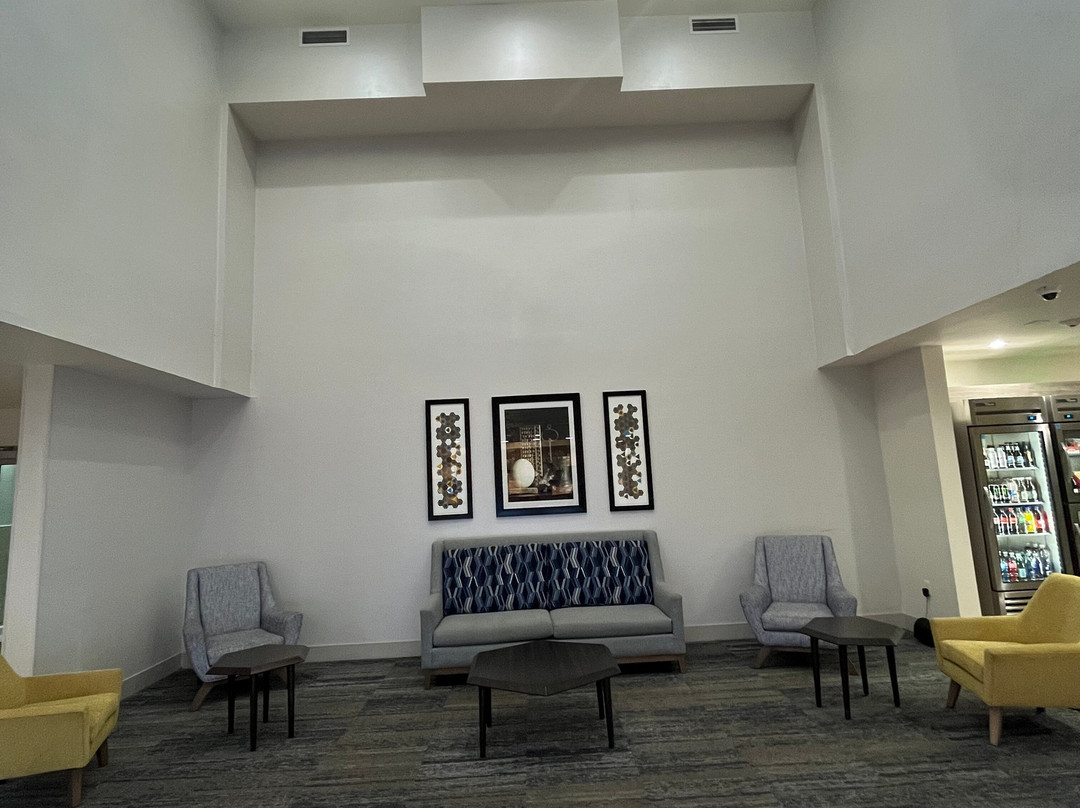 洛迪快捷假日酒店主图