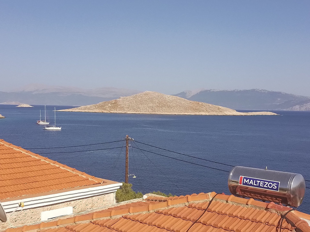 Captain's House Chalki主图