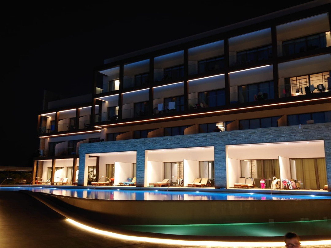 阿里亚敦假日乡村酒店主图