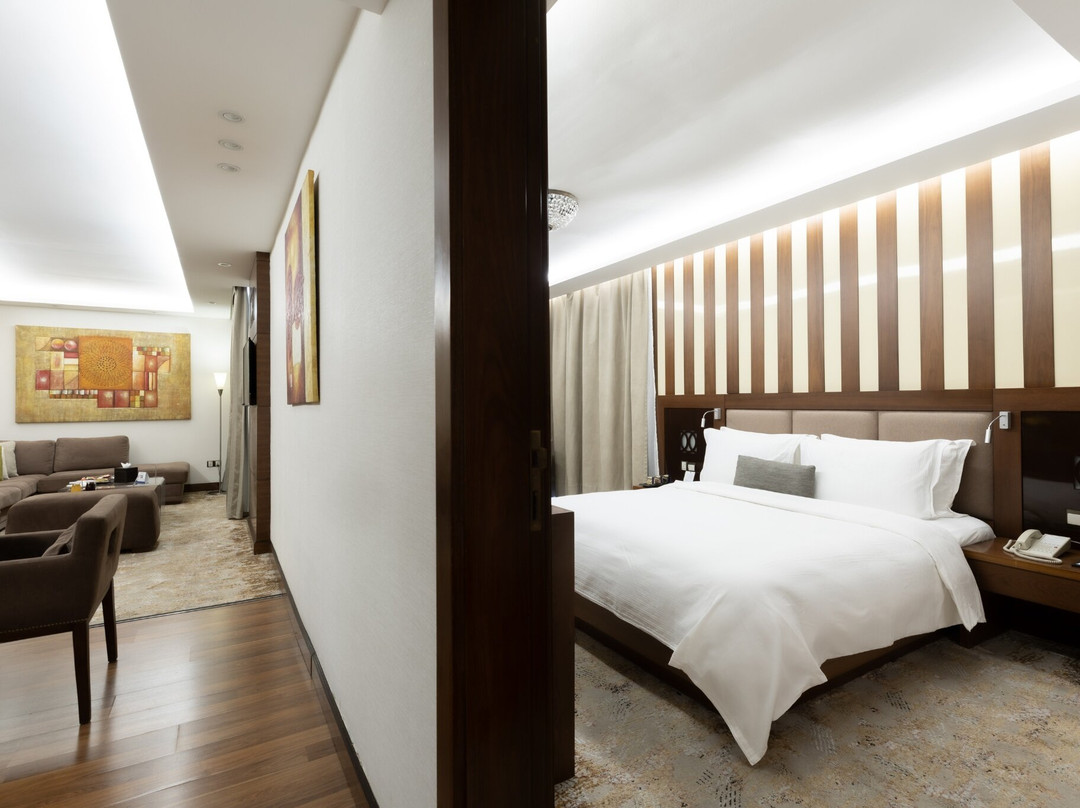 Babylon Rotana Hotel主图