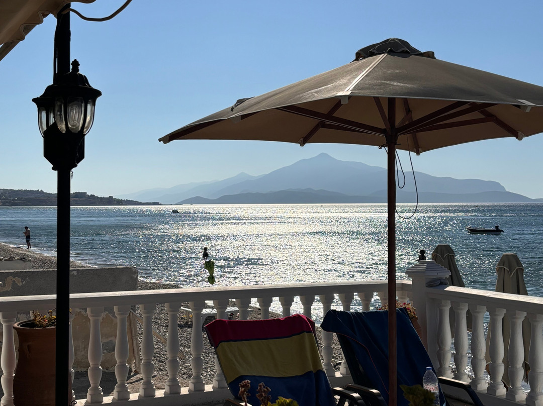 Potokaki Beachfront Hotel主图